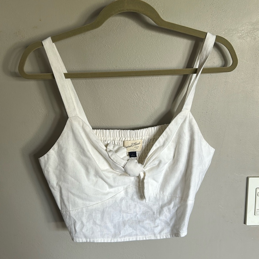 Universal threat white crop top with bow. Size S. Excellent condition